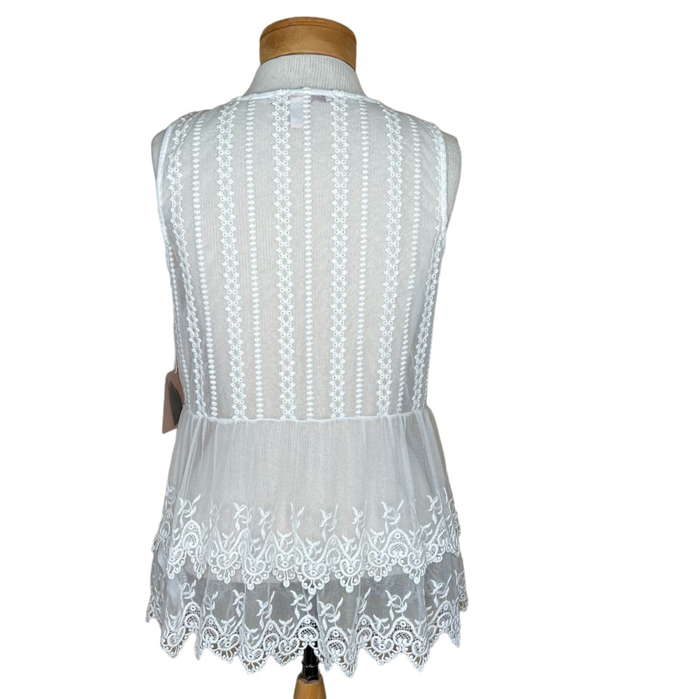 Forever 21 Sheer Ivory Lace & Embroidered Peplum Sleeveless Top Medium NWT - Picture 7 of 15